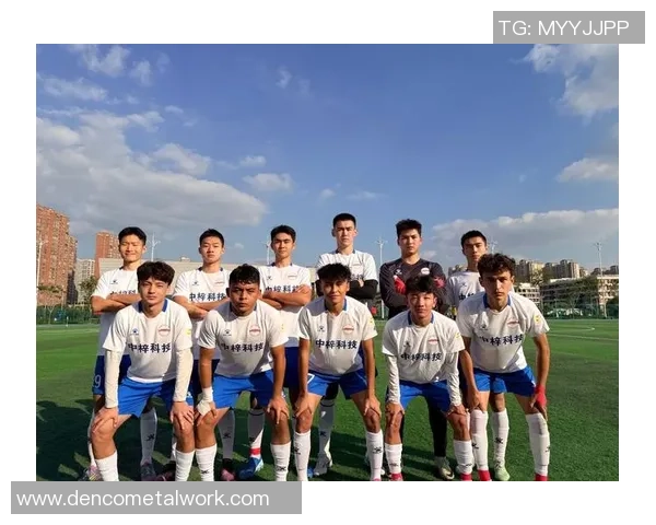 足球明星为学子加油助威中考拼搏勇创佳绩