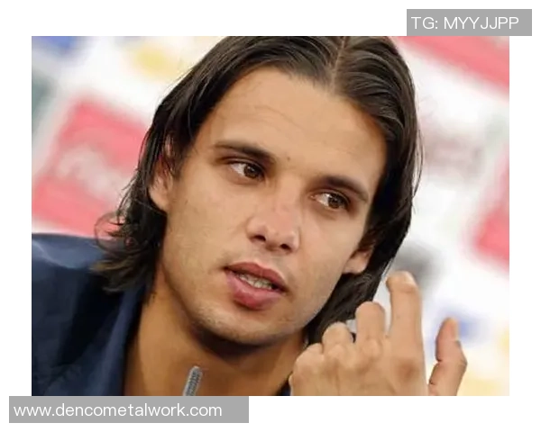 足球明星正畸前后对比高清图片展示与分析